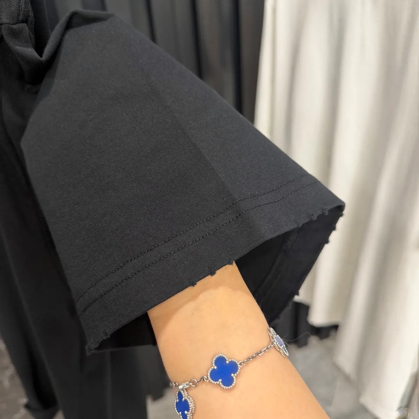 Alexnderwang 2026 New Arrival. . g .Oversize . Same Style. Color：Black White Blue SIZE：S M L XL 7150